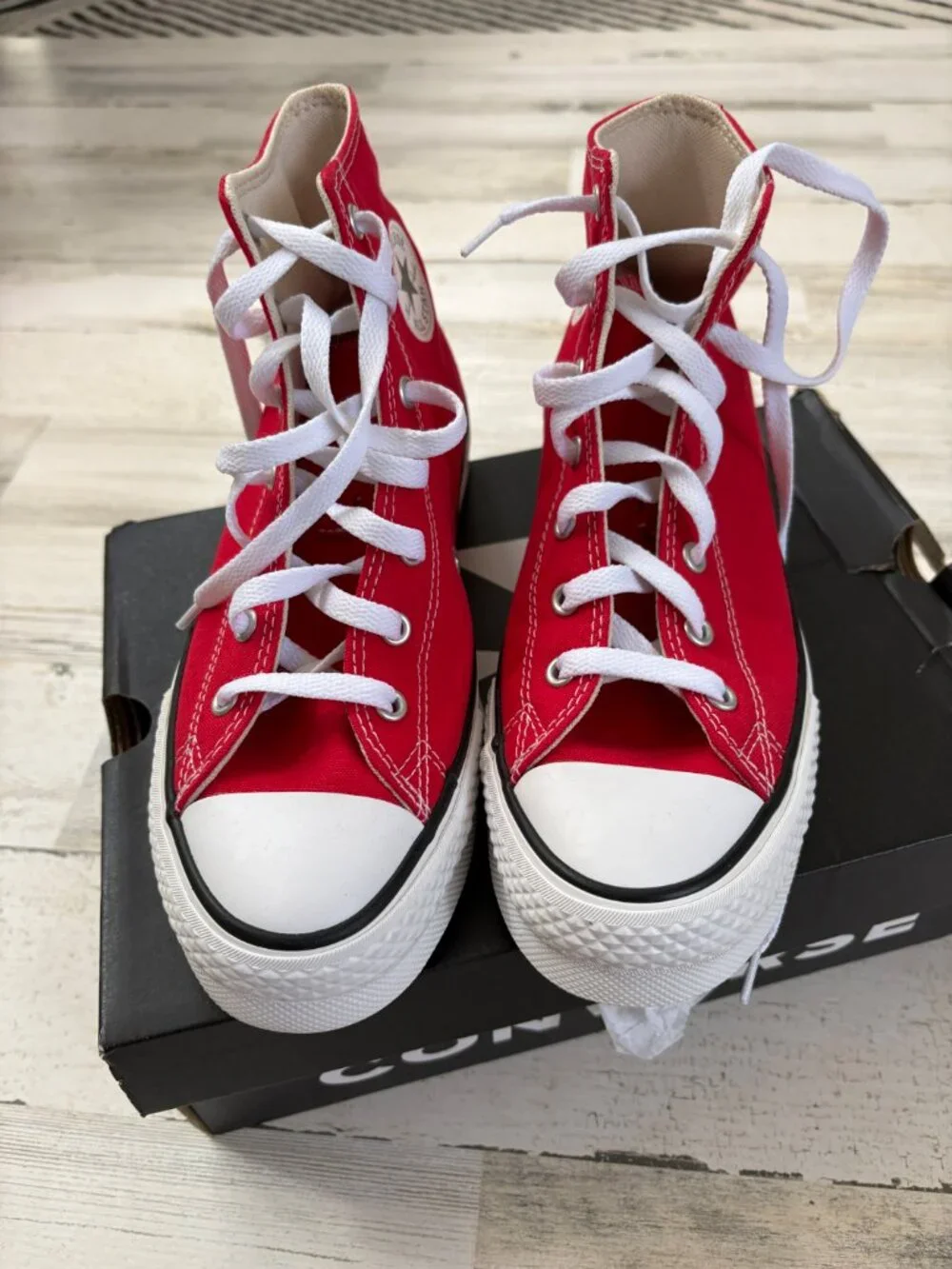 NWB Converse Youth Size 6 Red High Top Sneakers Lace Up Canvas
